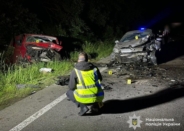 Зіткнення на зустрічній: автомобіль загорівся, водій загинув
